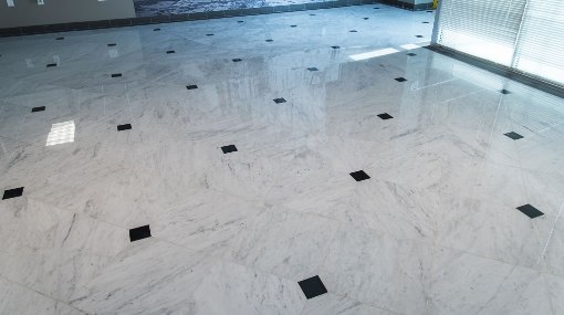 Carrara White (C) 18X18 Polished Tile
